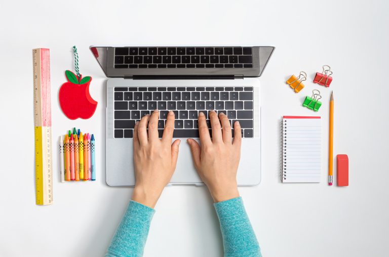 Programy multimedialne dla dzieci – czy dofinansowanie Cyfrowy Uczeń to przyszłość edukacji w szkołach i przedszkolach?